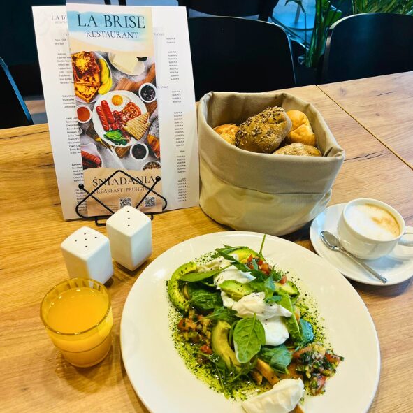 śniadanie w międzyzdrojach