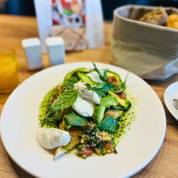 śniadanie nad morzem